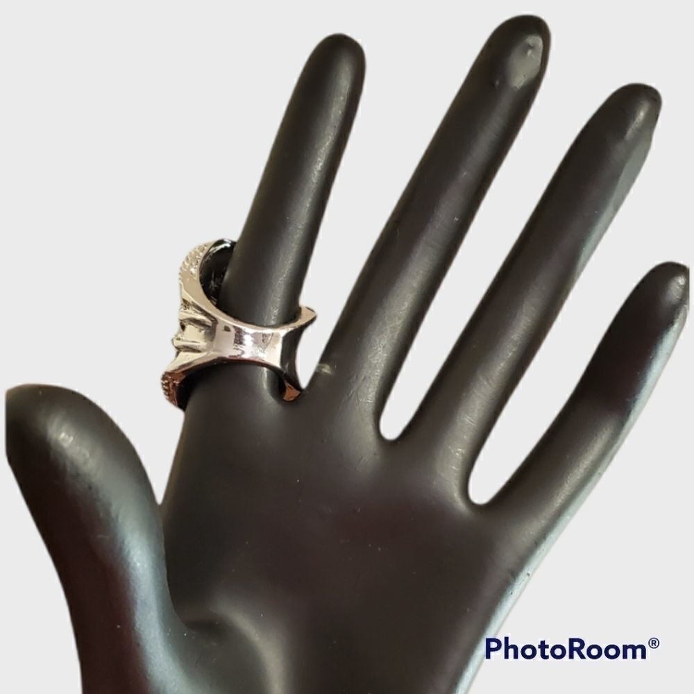 SILVER RHINESTONE STATEMENT RING various sizes - Picture 3 of 7